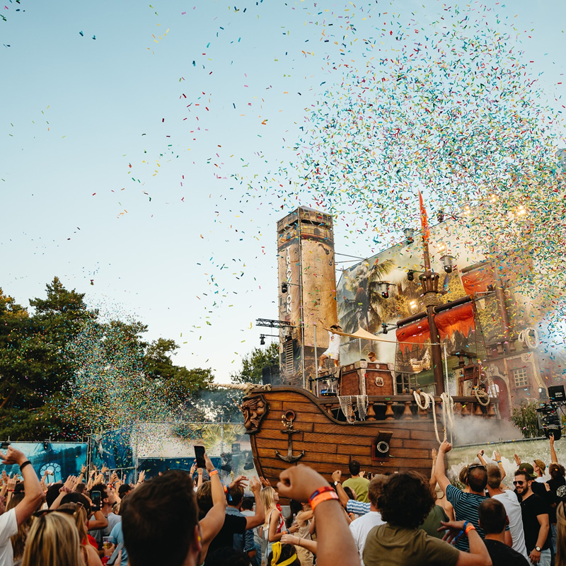 Rijvers Festival stages door creatief communicatiebureau Solid Designs